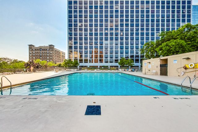 4343 N Clarendon Avenue 718, Chicago, IL 60613