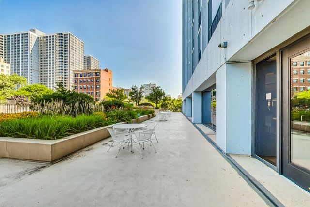 4343 N Clarendon Avenue 718, Chicago, IL 60613