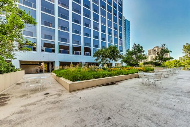 4343 N Clarendon Avenue 718, Chicago, IL 60613
