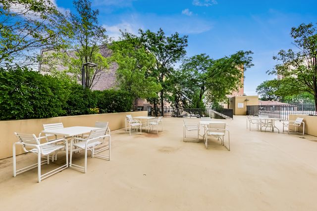4343 N Clarendon Avenue 718, Chicago, IL 60613