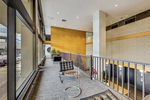 4343 N Clarendon Avenue 718, Chicago, IL 60613