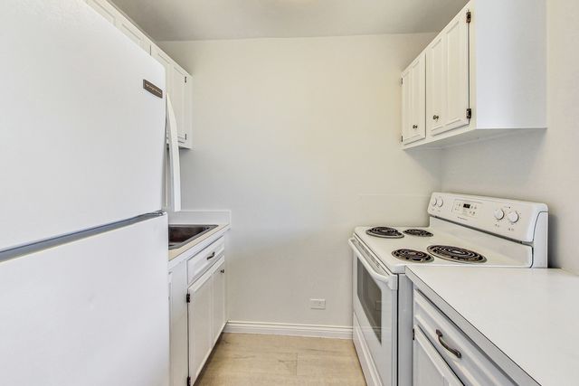4343 N Clarendon Avenue 718, Chicago, IL 60613