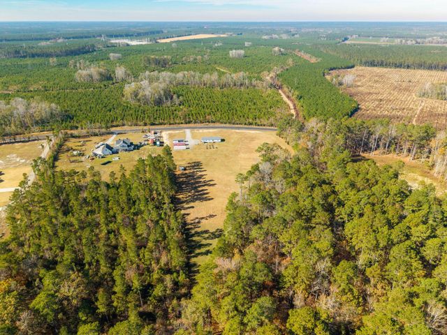 1640 Calamus Pond Road, Summerville, SC 29486