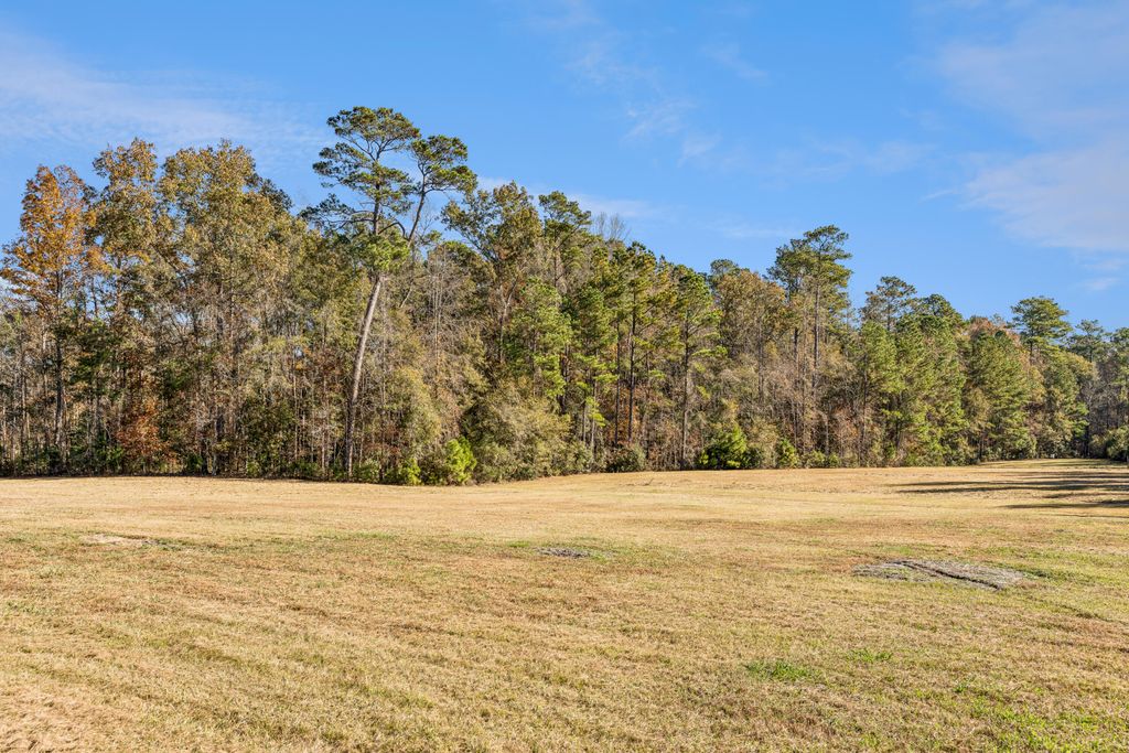 Image 1 of property listing at 1640 Calamus Pond Road, Summerville, SC 29486