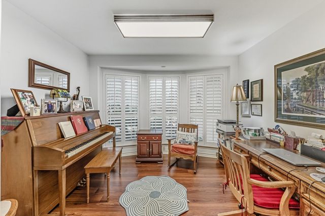 2004 E Lake Drive, Huntsville, TX 77340