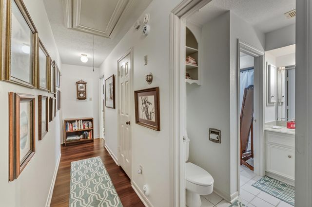 2004 E Lake Drive, Huntsville, TX 77340