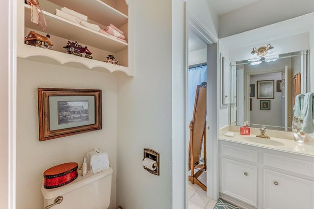 2004 E Lake Drive, Huntsville, TX 77340