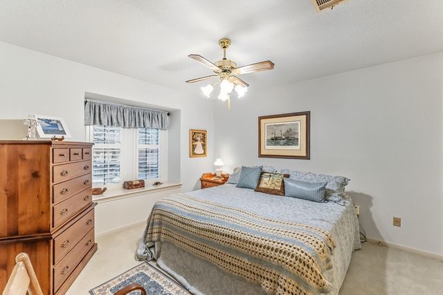 2004 E Lake Drive, Huntsville, TX 77340