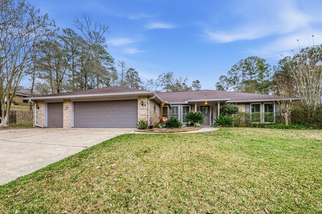 2004 E Lake Drive, Huntsville, TX 77340