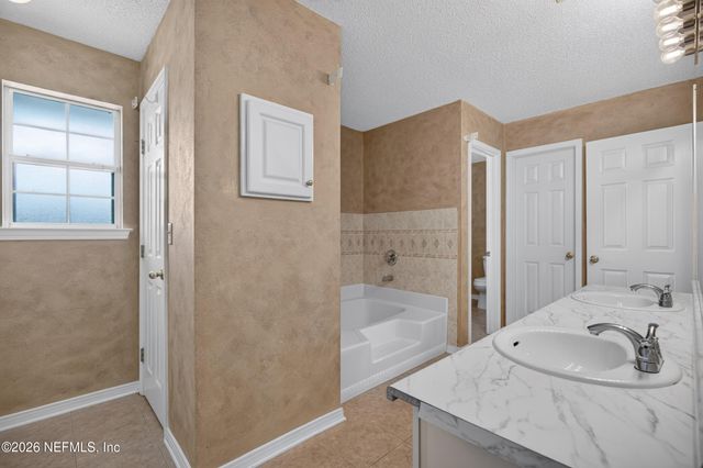 2432 MALLORY HILLS Road, Jacksonville, FL 32221