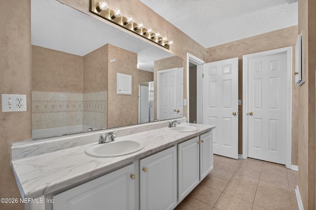 2432 MALLORY HILLS Road, Jacksonville, FL 32221