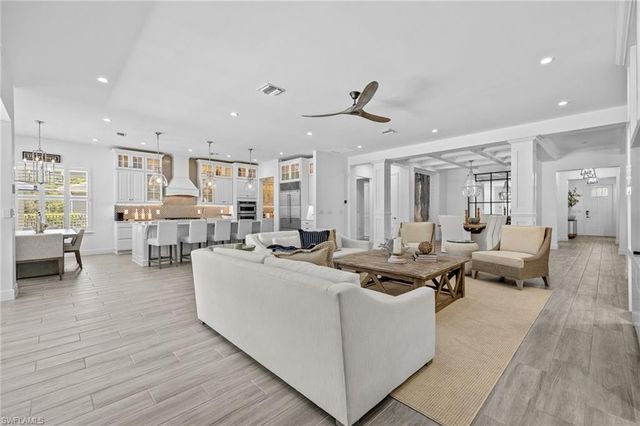 3664 Pilot CIR, Naples, FL 34120