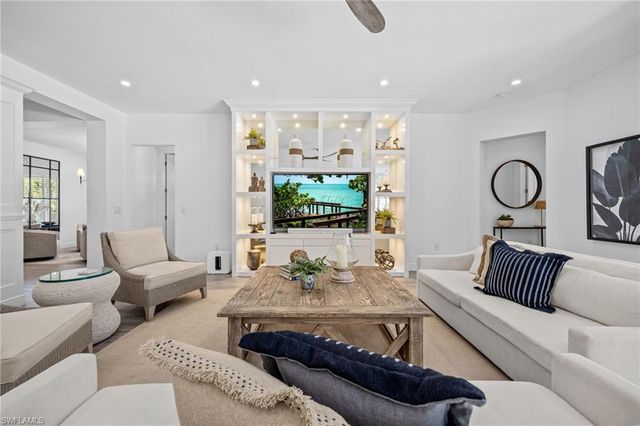 3664 Pilot CIR, Naples, FL 34120