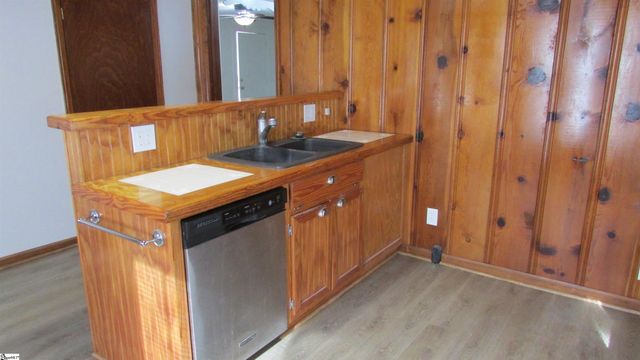 102 High Street, Laurens, SC 29360