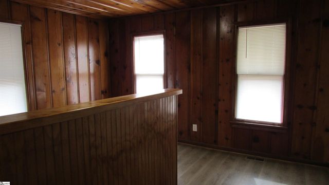 102 High Street, Laurens, SC 29360