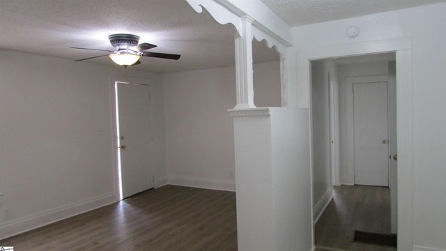 102 High Street, Laurens, SC 29360