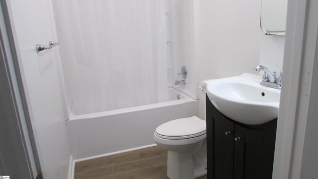 102 High Street, Laurens, SC 29360