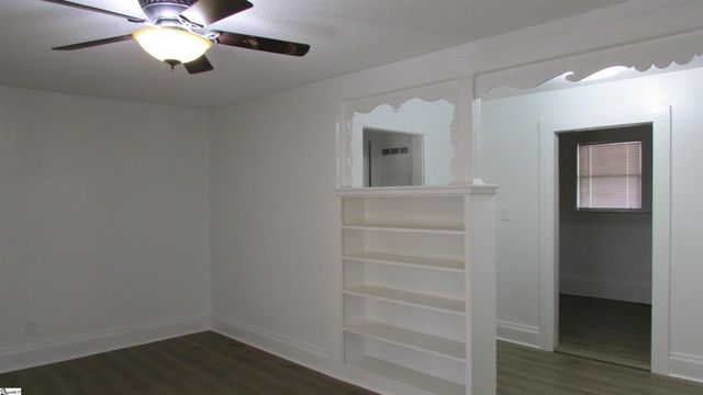 102 High Street, Laurens, SC 29360