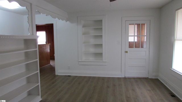 102 High Street, Laurens, SC 29360