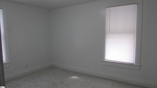 102 High Street, Laurens, SC 29360