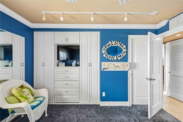 6140 MIDNIGHT PASS ROAD 606, Sarasota, FL 34242