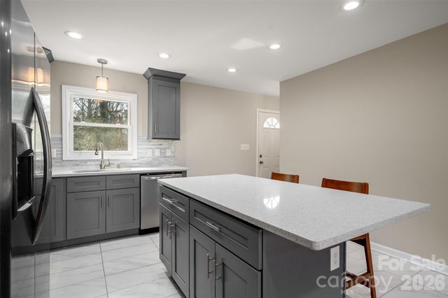 3932 Slagle Drive, Charlotte, NC 28215