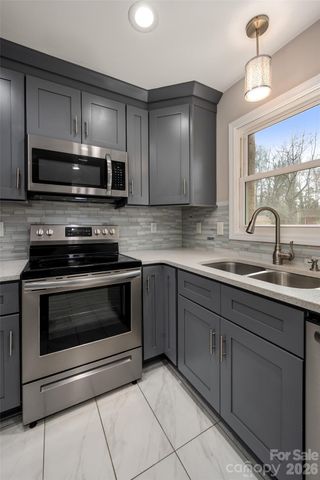 3932 Slagle Drive, Charlotte, NC 28215