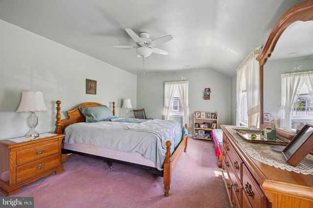 214 EDGEHILL DR, Havertown, PA 19083