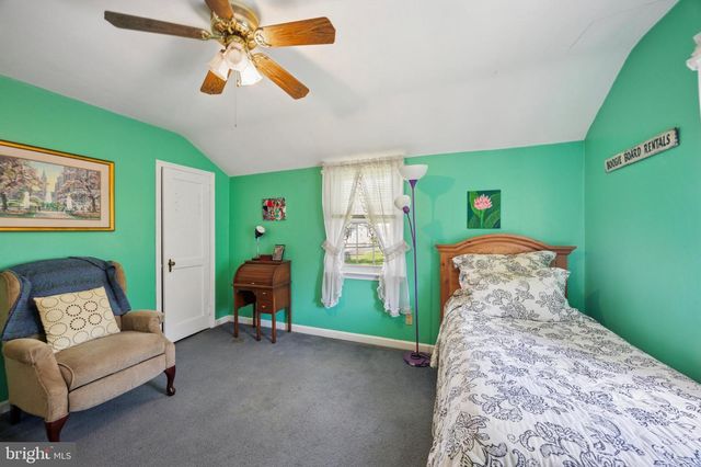 214 EDGEHILL DR, Havertown, PA 19083