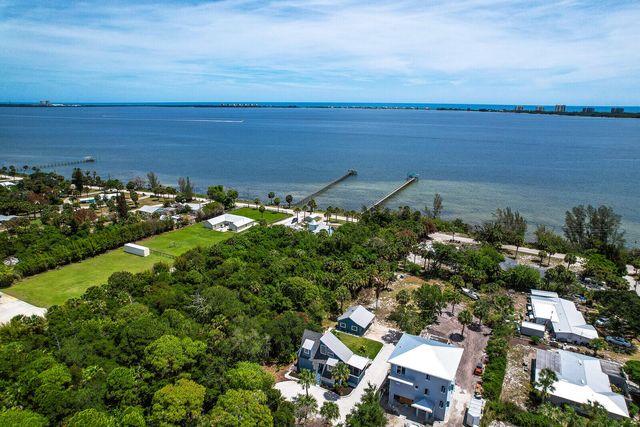 12000 Conklin Way, Jensen Beach, FL 34957