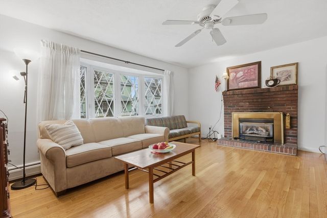 25 Webster St, Quincy, MA 02171