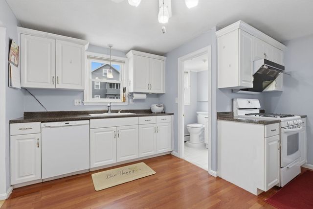 25 Webster St, Quincy, MA 02171