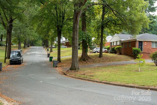 3233 Marlborough Road, Charlotte, NC 28208