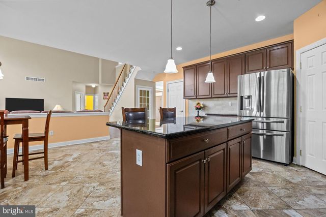 5 KINGSLEY CT, Newtown, PA 18940