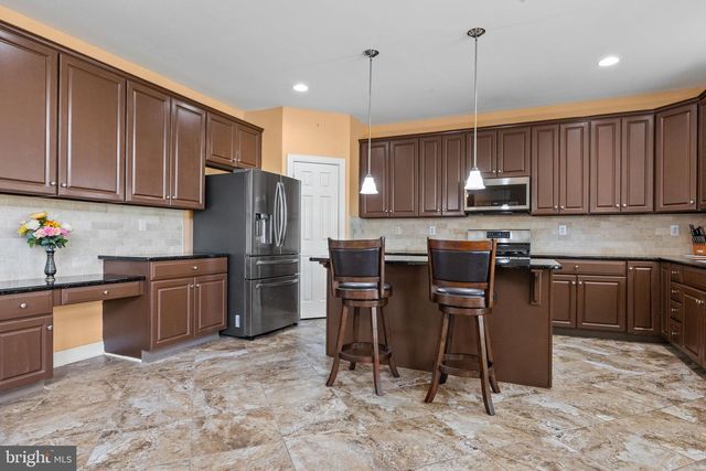 5 KINGSLEY CT, Newtown, PA 18940