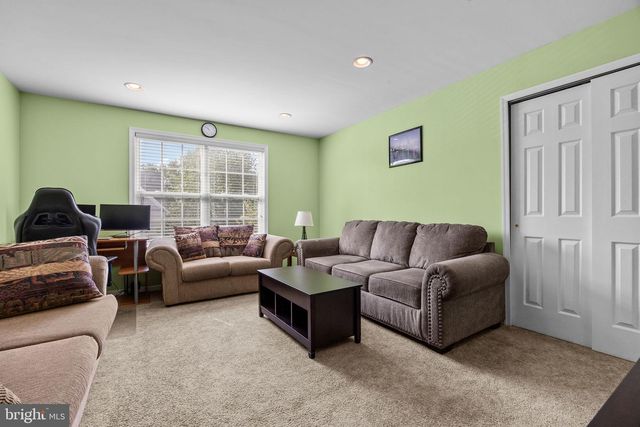 5 KINGSLEY CT, Newtown, PA 18940