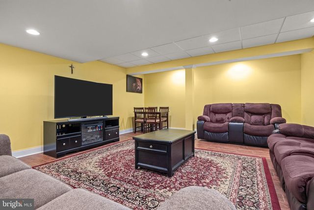 5 KINGSLEY CT, Newtown, PA 18940