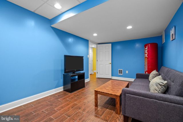 5 KINGSLEY CT, Newtown, PA 18940