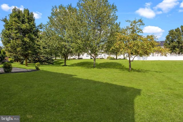 5 KINGSLEY CT, Newtown, PA 18940