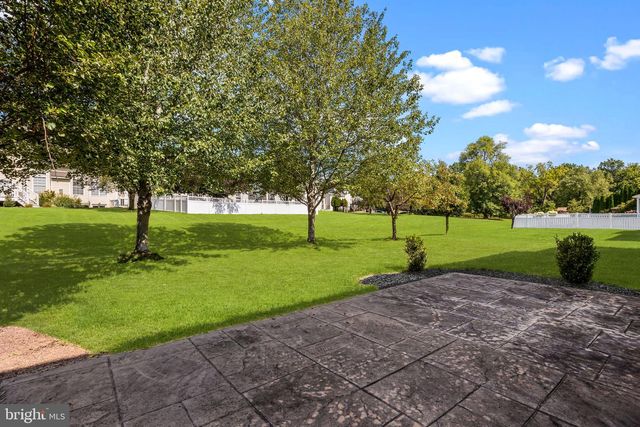 5 KINGSLEY CT, Newtown, PA 18940