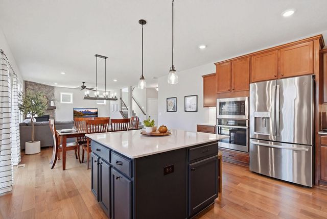 11040 Sundance Ridge, Maple Grove, MN 55369