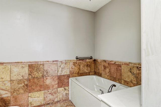 1101 Camellia Lane, Longview, TX 75601