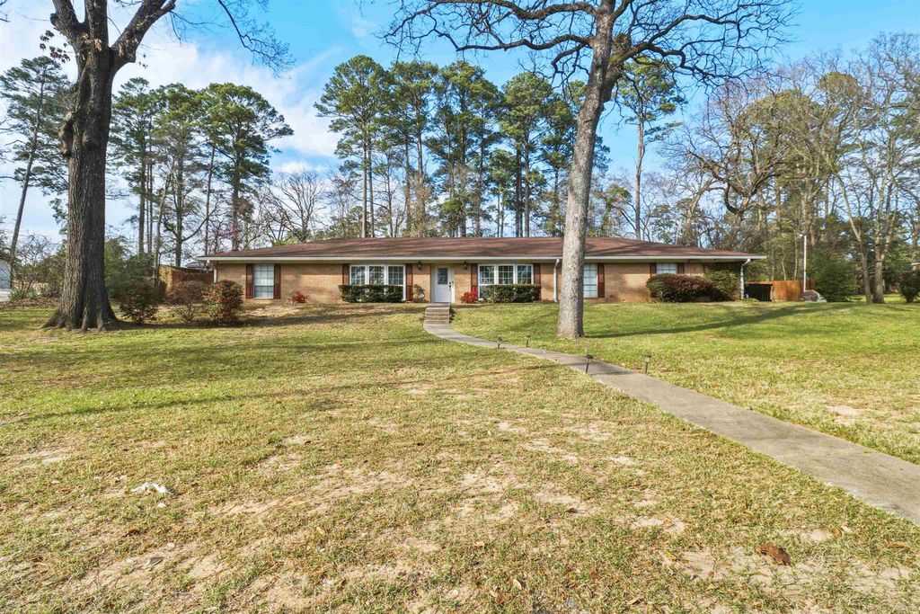 1101 Camellia Lane, Longview, TX 75601