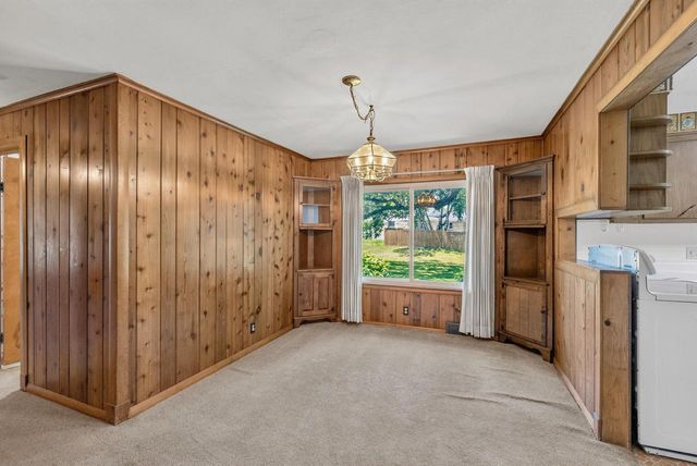 5375 S Tuckaway DRIVE, Greenfield, WI 53221