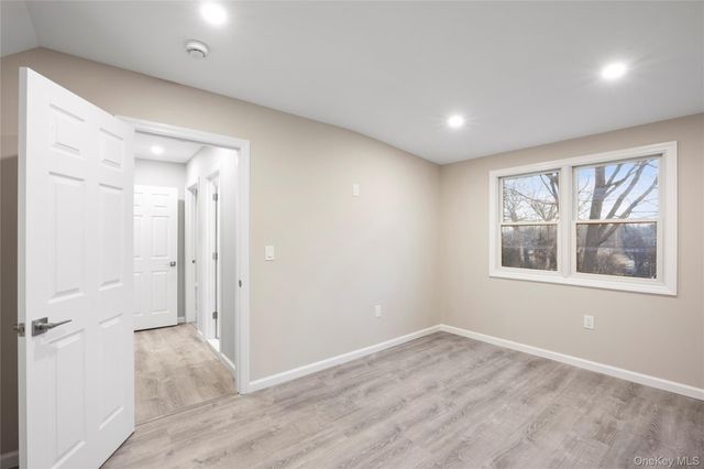 6 Grand Haven Court, Commack, NY 11725