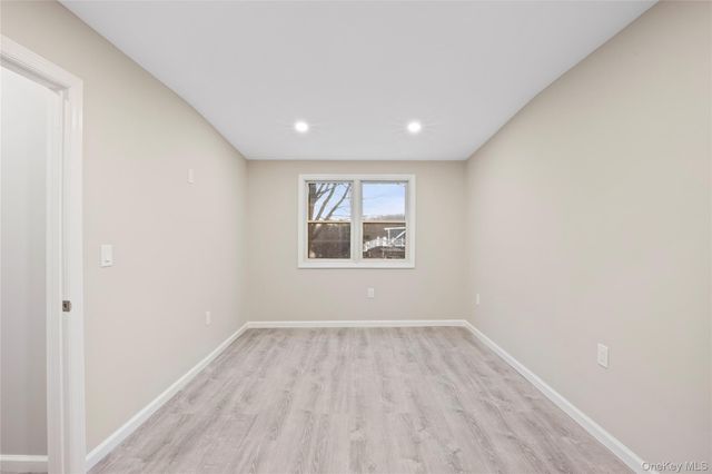 6 Grand Haven Court, Commack, NY 11725