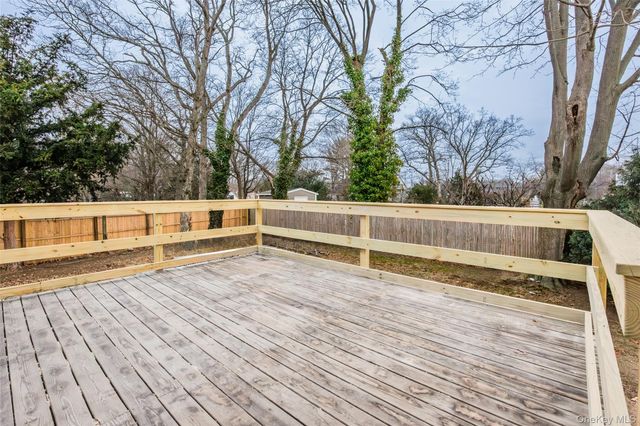 6 Grand Haven Court, Commack, NY 11725