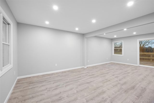 6 Grand Haven Court, Commack, NY 11725
