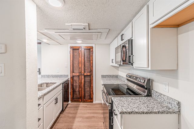 4643 Country Creek Drive 1090, Dallas, TX 75236