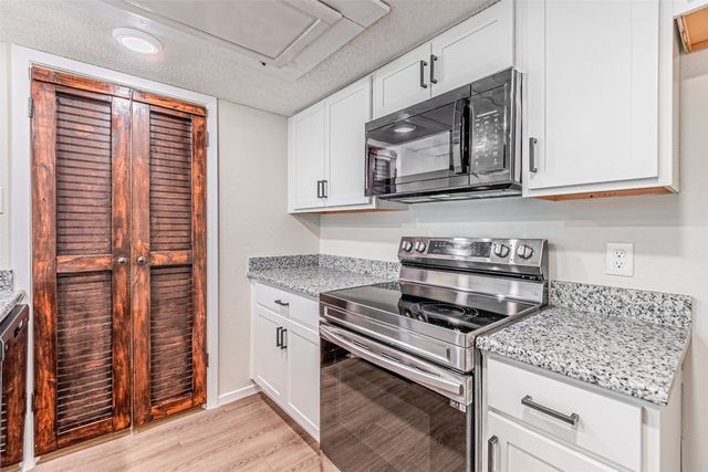 4643 Country Creek Drive 1090, Dallas, TX 75236